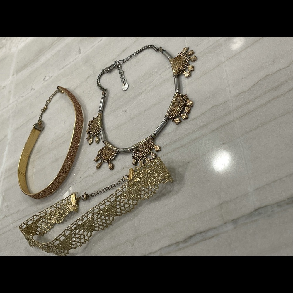 Gold chokers - Picture 3 of 3